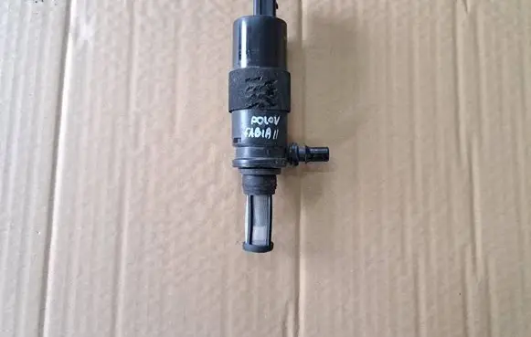 Volkswagen Polo V 6R Windscreen/windshield washer pump 6R0955681