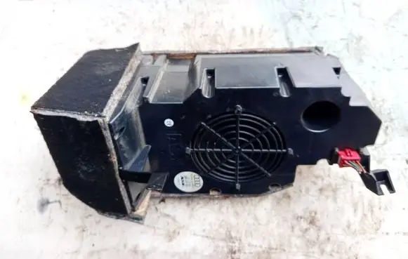 Audi A6 S6 C5 4B Subwoofer speaker 4B9035382