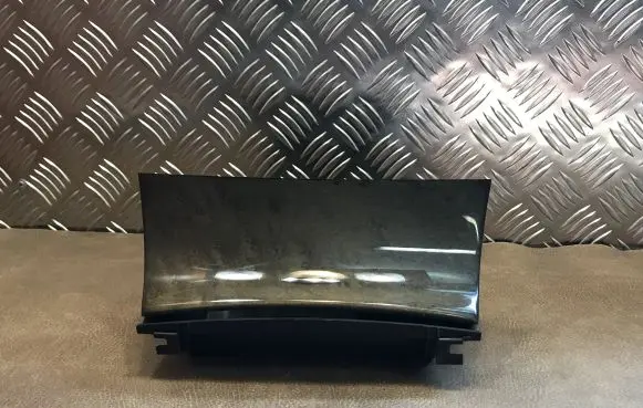 Mercedes-Benz E W211 Car ashtray A2116802852