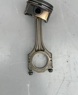 Volkswagen PASSAT B7 Piston with connecting rod 76P31 03CH CDG