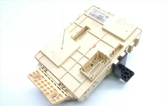 Hyundai i40 Fuse module 91955-3Z020