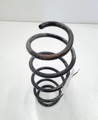 Volkswagen Golf VI Front coil spring
