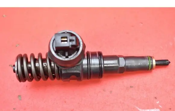 Volkswagen Sharan Fuel injector 038130073BA