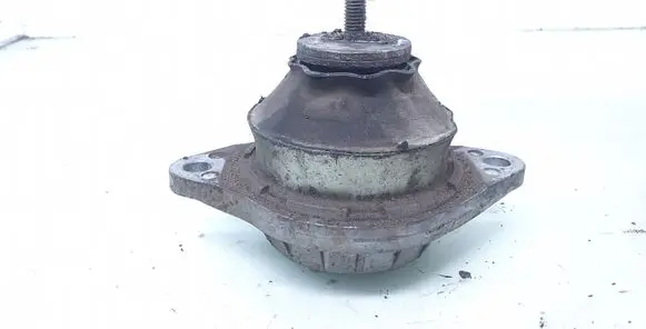 Engine mount bracket