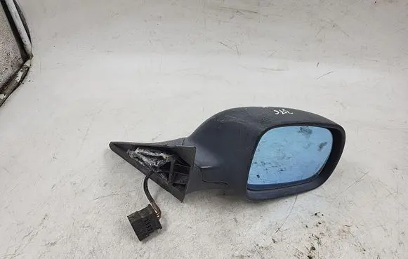 Audi A4 S4 B5 8D Front door electric wing mirror E6012319