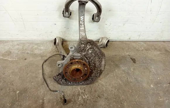 Mercedes-Benz E W213 Front wheel hub spindle knuckle