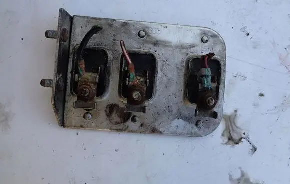 Audi A4 S4 B7 8E 8H Coolant fan relay 