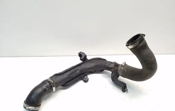 Volkswagen Jetta VI Air intake hose/pipe 1K0145770AE