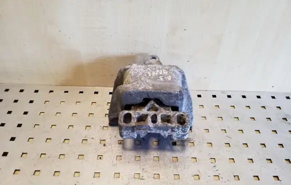 Audi A3 S3 8L Gearbox mount 1J0199555