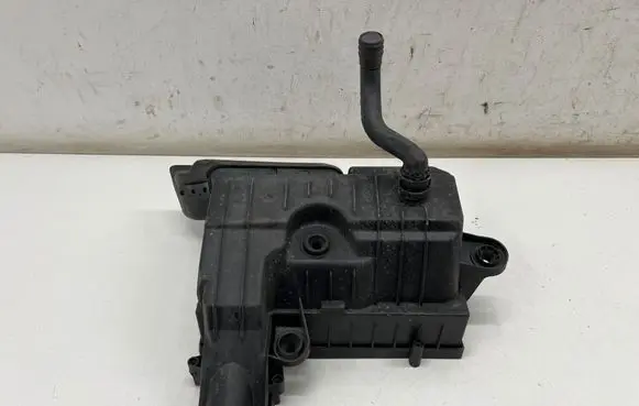 Seat Leon (5F) Air filter box cover 5Q0129668B 5Q0129618B