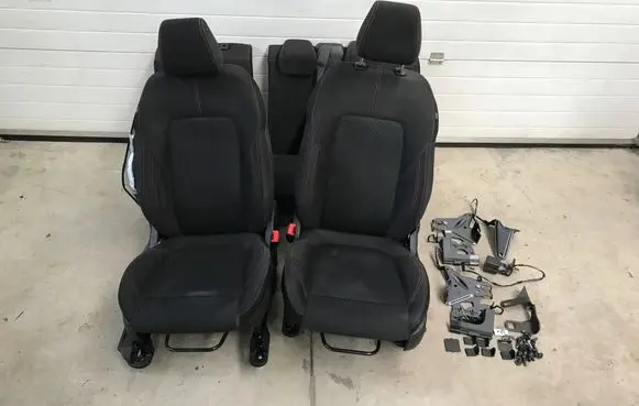 Ford Puma Seat set 