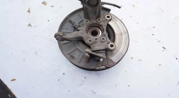 Skoda Superb B6 (3T) Front wheel hub spindle knuckle