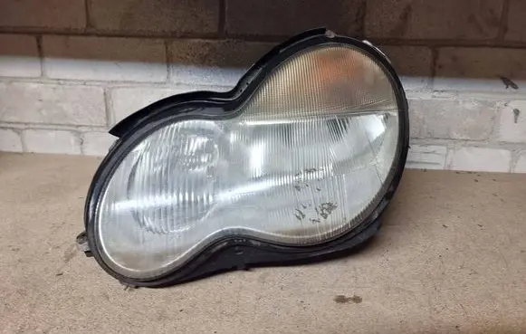 Mercedes-Benz C W203 Headlight/headlamp A2038200761 0301166601