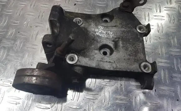 Nissan Almera Tino Engine mounting bracket 11910bm700
