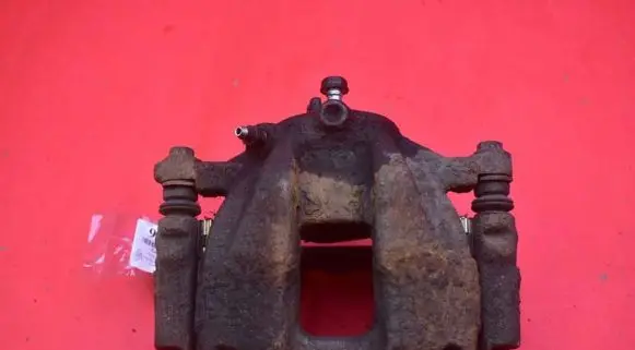 Honda CR-V Front brake caliper