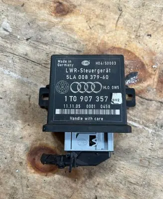 Volkswagen Touran I Light module LCM 1T0907357 5LA00837960