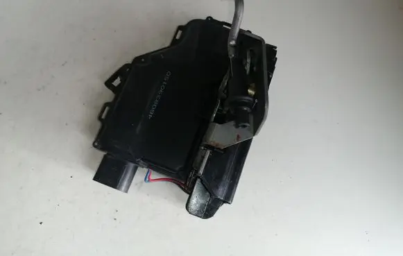 Audi A6 S6 C5 4B Rear door lock 4B0839015D