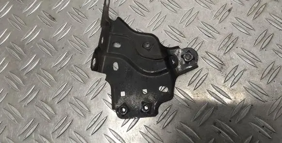 Toyota Prius (XW30) Fender mounting bracket