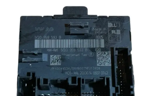 Audi A3 S3 8V Door control unit/module 5Q0959593B