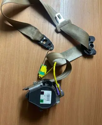 Volkswagen Touareg I Front seatbelt 601391500 008R000