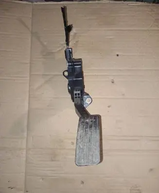 Subaru Legacy Accelerator throttle pedal 36010AG140