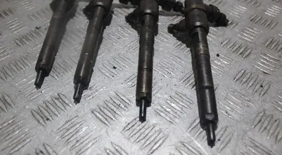 Opel Corsa C Fuel injector 0445110083