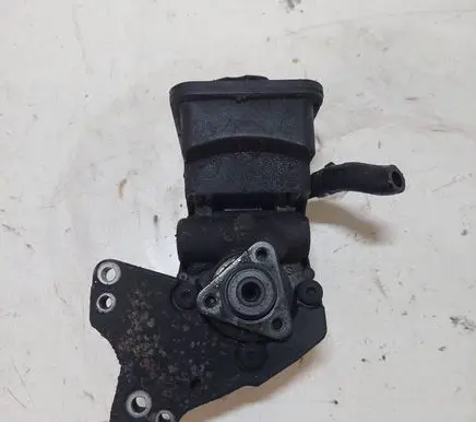 BMW 5 E39 Power steering pump 91208