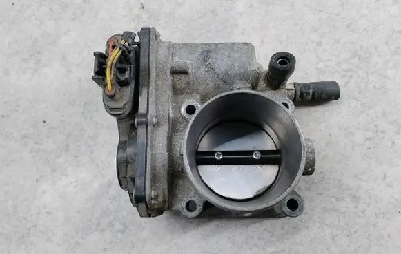Toyota Auris 150 Throttle body valve 2203037010