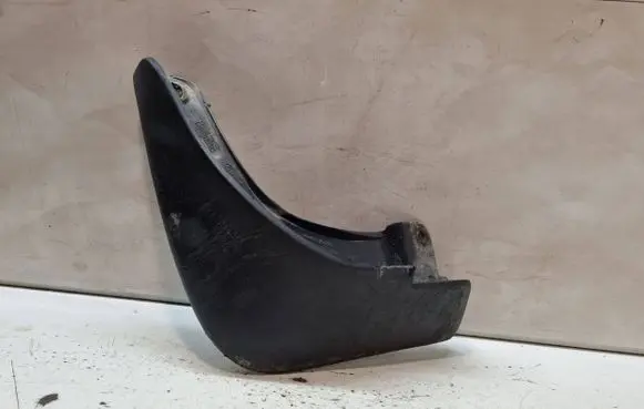 KIA Carens II Rear mudguard 868411D000