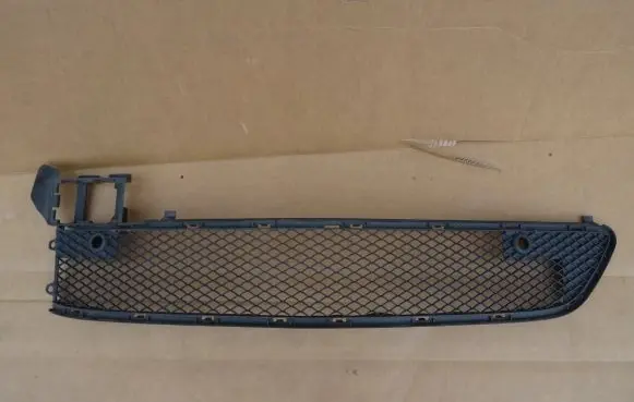 Mercedes-Benz B W246 W242 Front bumper lower grill A2468852222