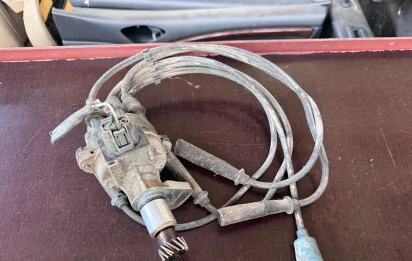 Suzuki Vitara (ET/TA) Spark distributor 3310056B11