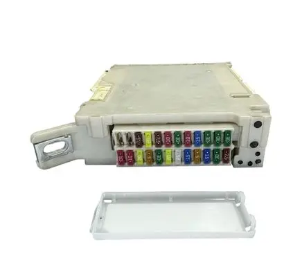 Lexus GS 250 350 300H 450H Fuse module 8273030M30