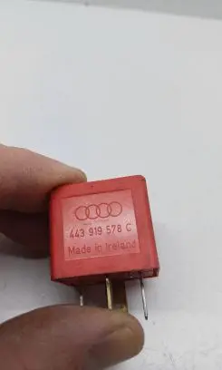 Volkswagen PASSAT B5 Other relay 443919578C 267 230399