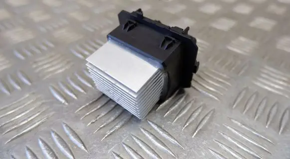 Nissan Leaf II (ZE1) Heater blower motor/fan resistor T1033613F