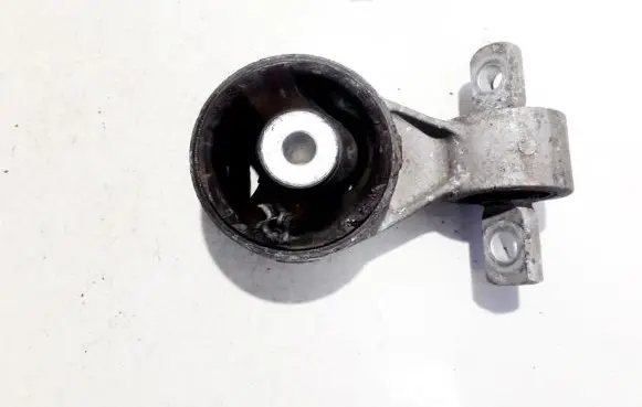Honda Civic Engine mount bracket