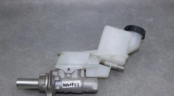 Mazda 6 Clutch master cylinder K3239