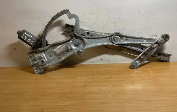 Mercedes-Benz E W210 Front door electric window regulator 0130821670 C4110