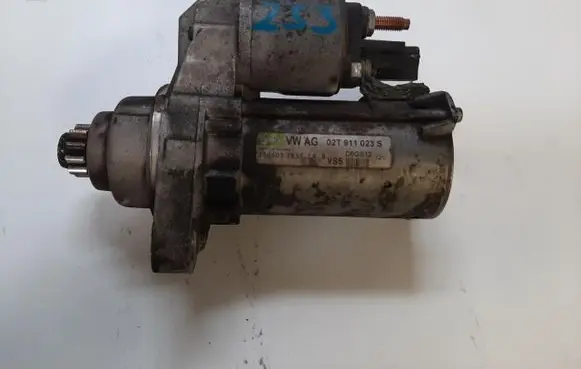 Volkswagen Polo IV 9N3 Starter motor 02T911023S