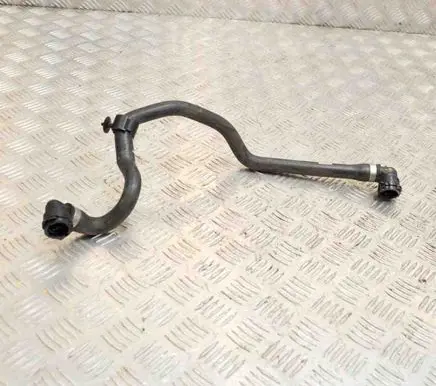 Coolant pipe/hose