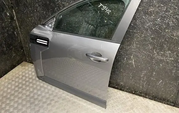 Dacia Bigster R1310 Front door