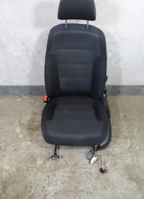 Volkswagen Jetta VI Front driver seat 