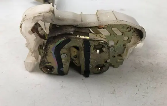 Subaru Outback Front door lock