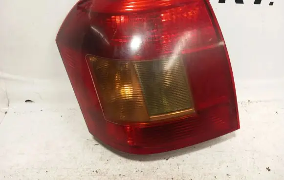 Toyota Corolla E120 E130 Rear/tail lights e111b02