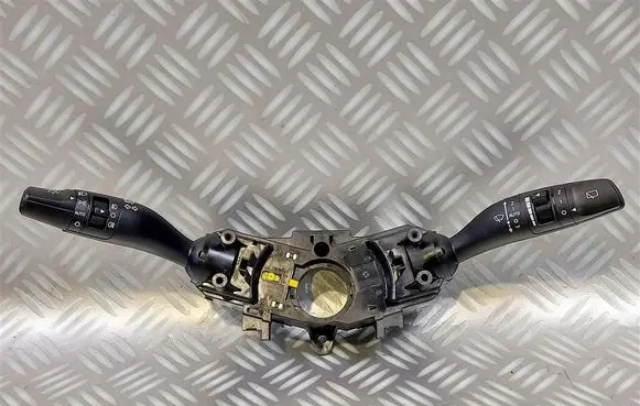 KIA Ceed Wiper turn signal indicator stalk/switch 93404J7960
