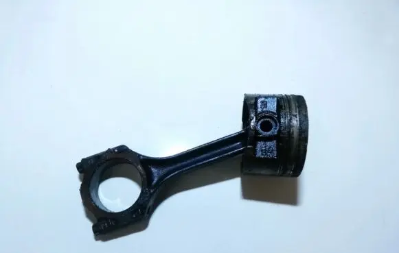 Volkswagen Golf II Piston with connecting rod