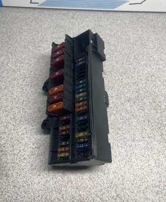 BMW 7 E65 E66 Fuse module 6900582