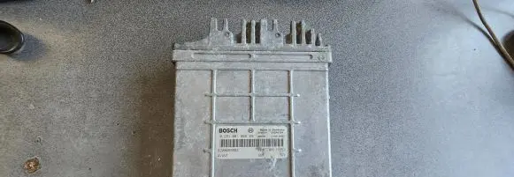 Renault Megane I Engine control unit/module 0281001969 8200059883