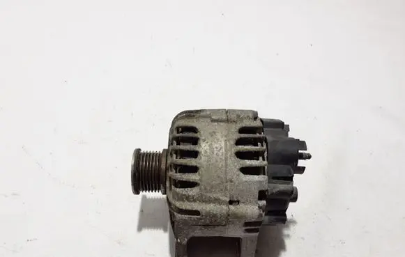 Renault Megane III Generator/alternator 231007033R