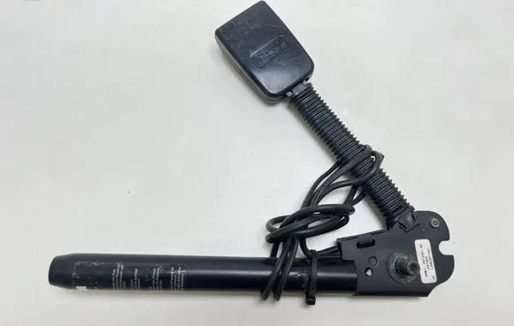 Ford Focus C-MAX Front seatbelt buckle 3M51R61209AF 138700A