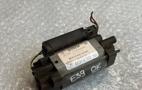 BMW 5 E39 Seat adjustment motor 67318352193 8352193 0130008089